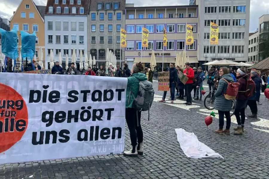 Demo auf dem Rathausplatz Augsburg